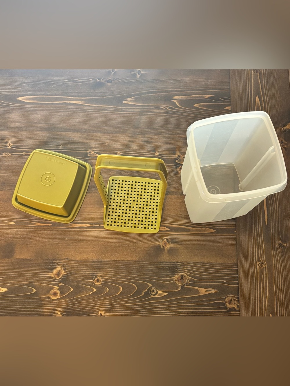 Tupperware Vintage Pickle Keeper